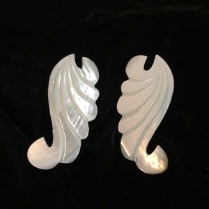 Vtg Mother of Pearl earrings
